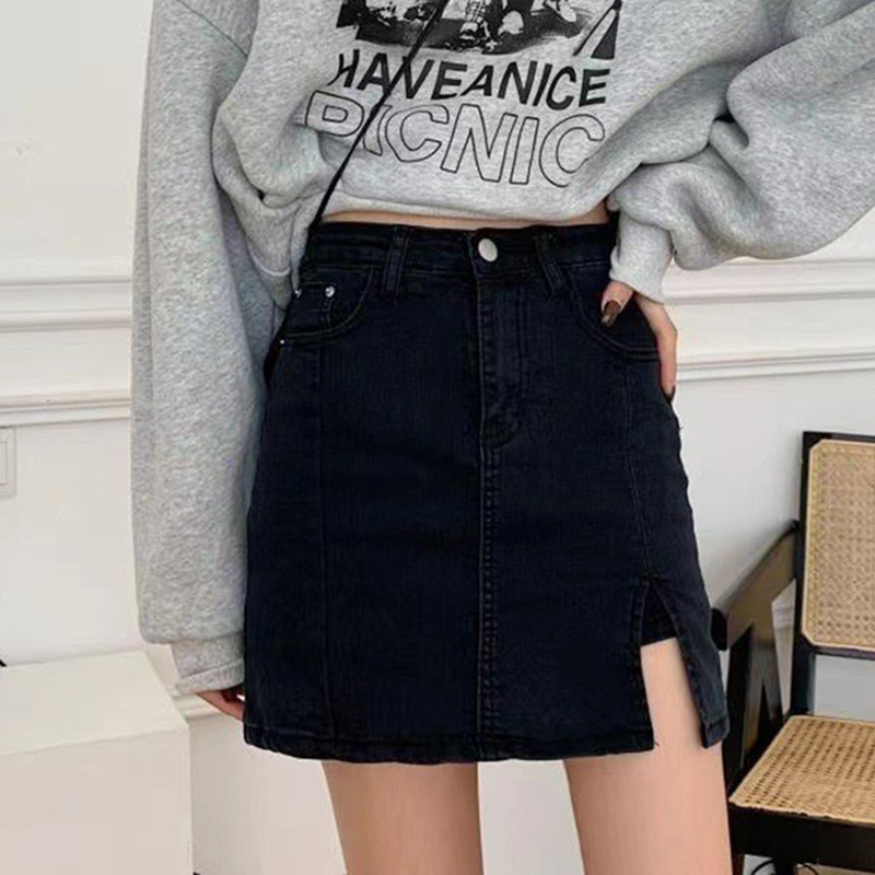 High-waisted and versatile Denim Skort