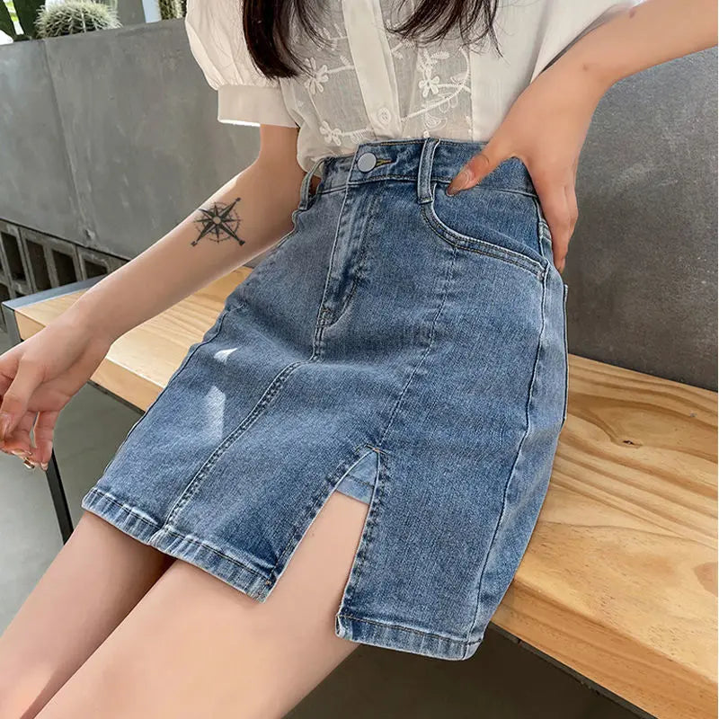 High-waisted and versatile Denim Skort